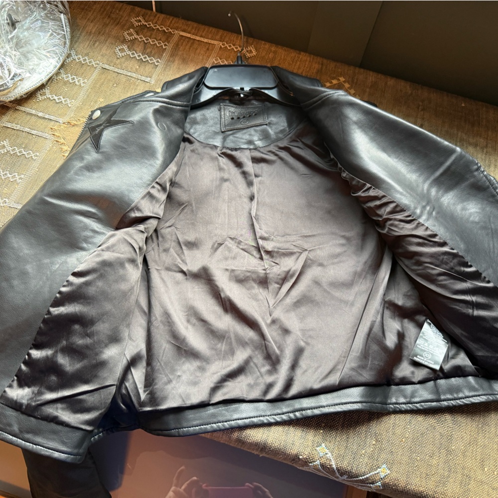 BlankNYC Good Pre-Loved Condition Sz XS Star-Patterned Faux Leather Jacket (733) - Picture 11 of 13